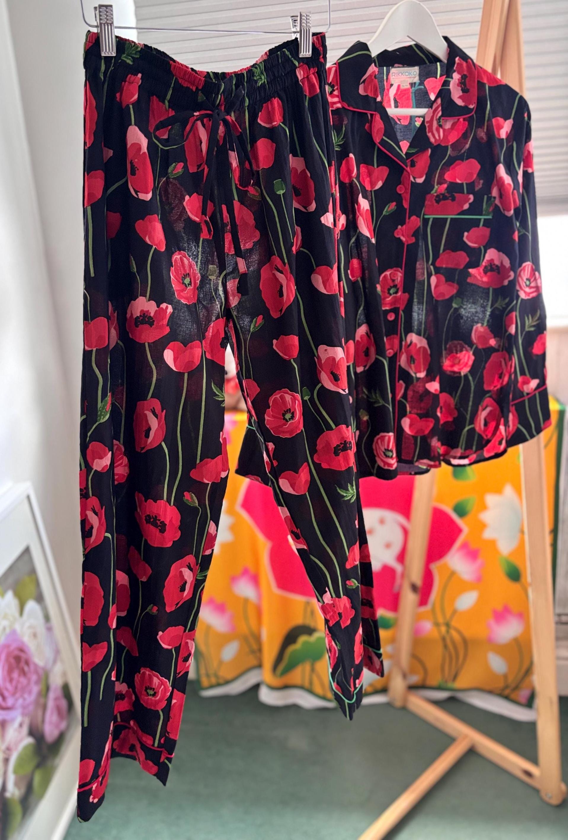 Poppy Print Cotton Pyjama Set: Women's Long Sleeve Sleepwear