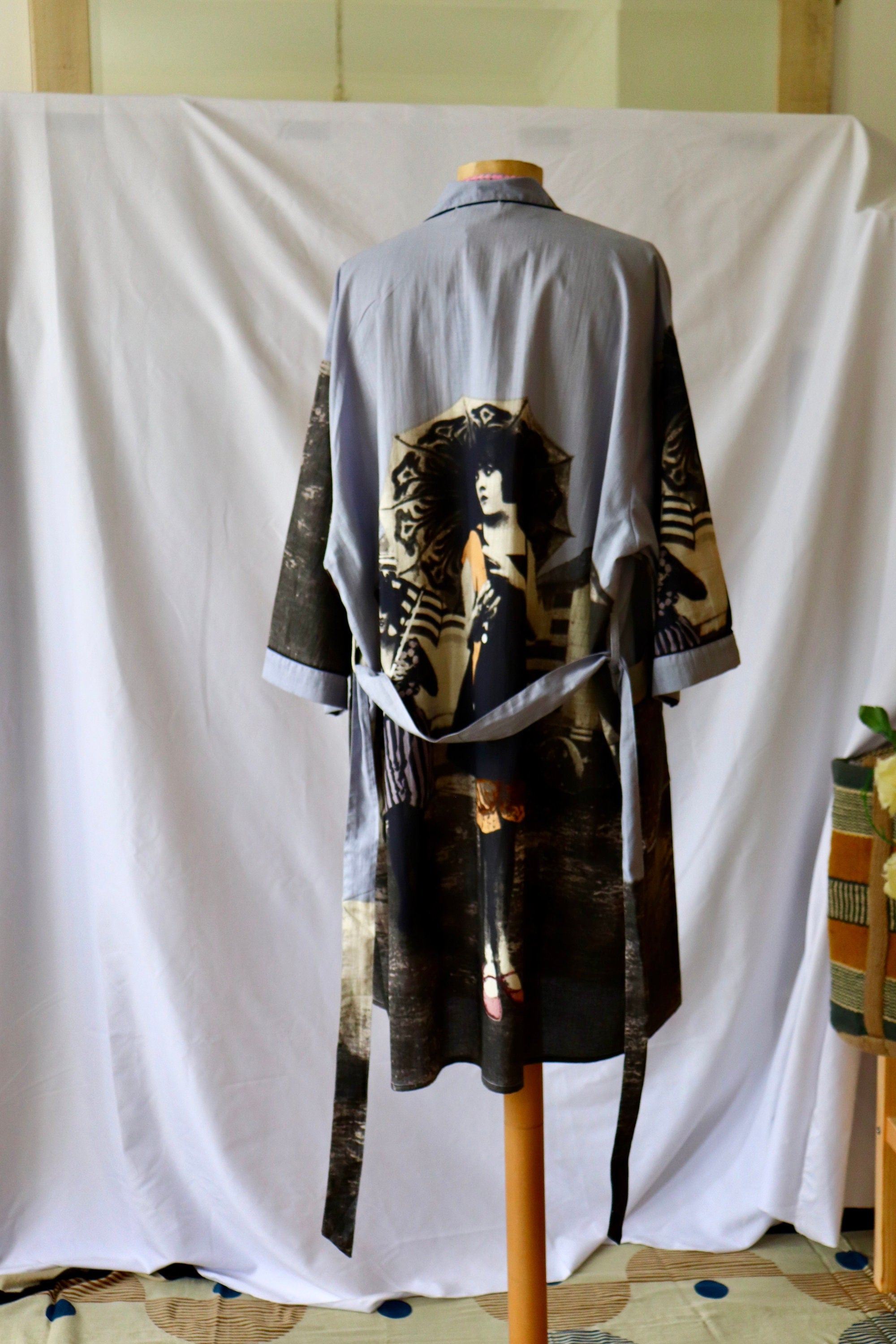 Kimono Robe Gown made of cotton and graphic image print  base