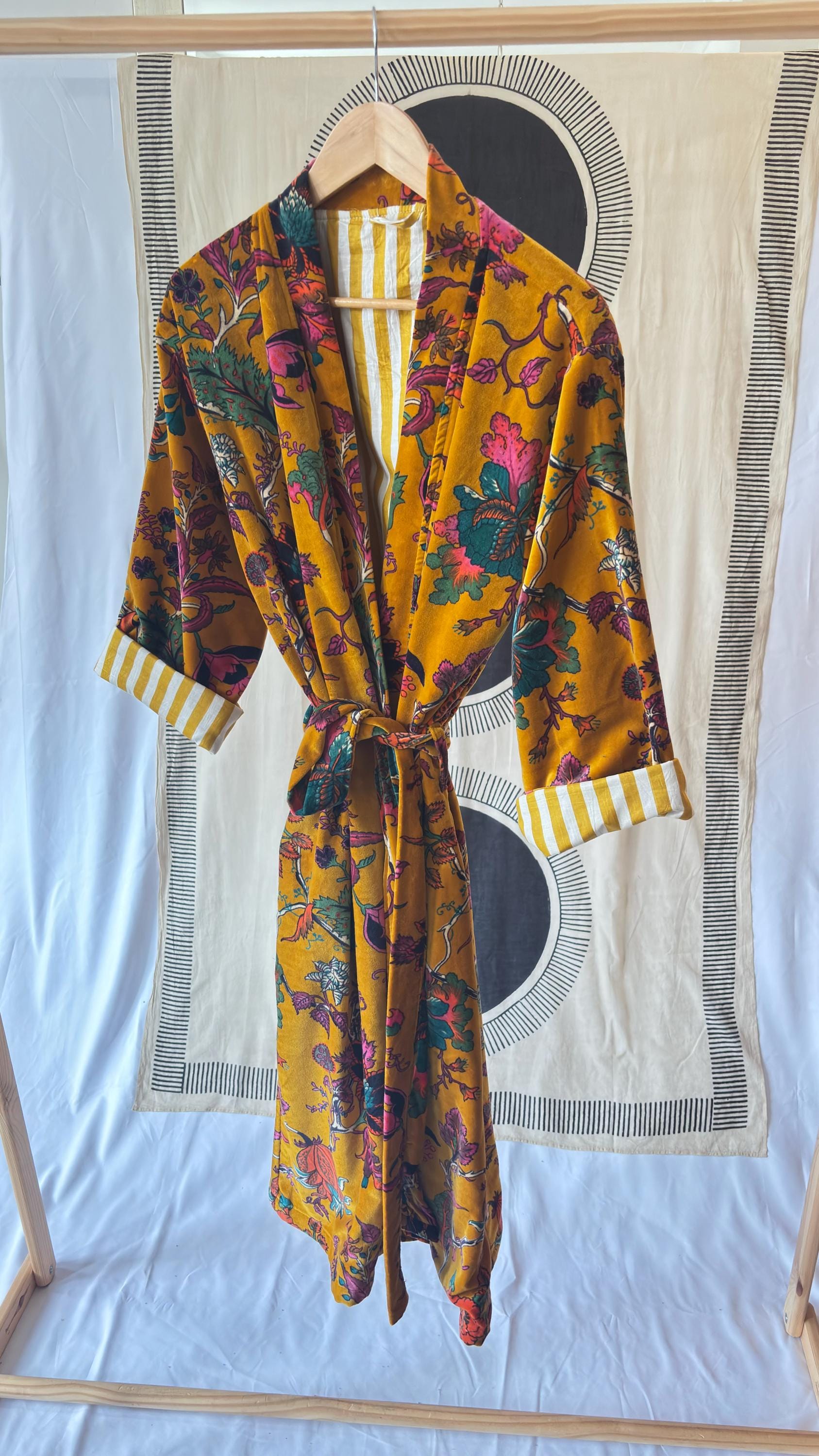 Floral Velvet Kimono Robe: Boho Cotton Gown with Pockets & Belt