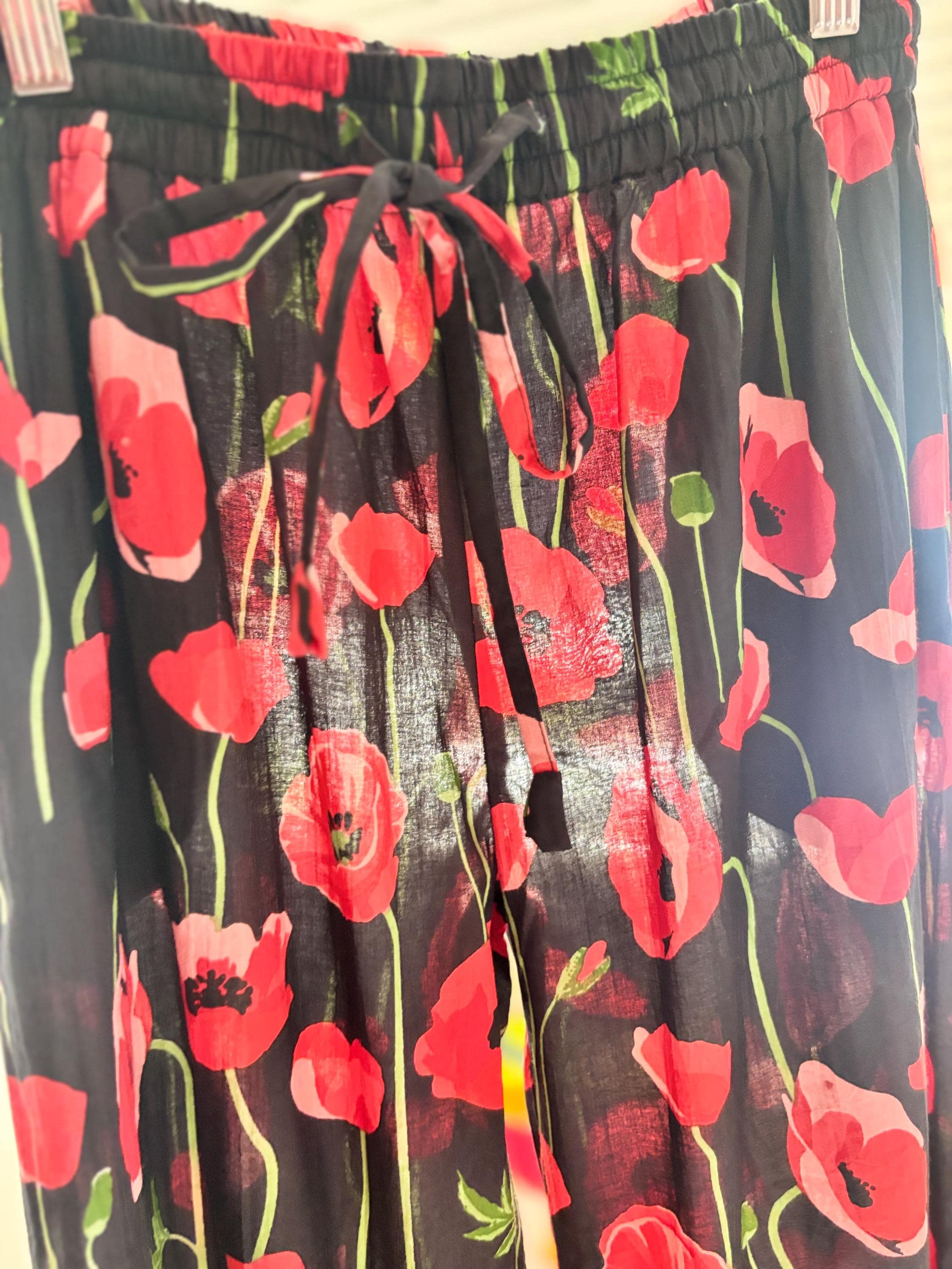 Poppy Print Cotton Pyjama Set: Women's Long Sleeve Sleepwear