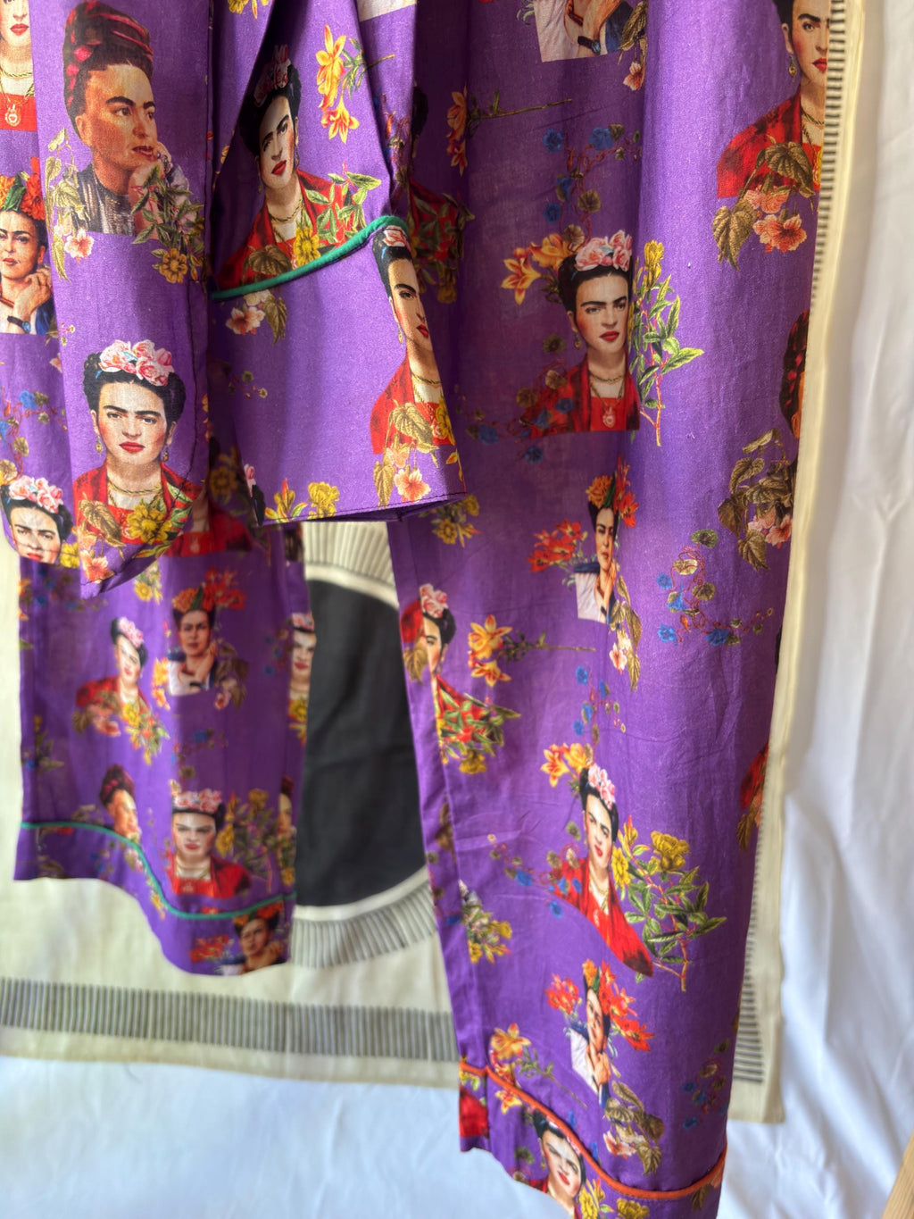 Pyjama woman set made in cotton purple with Frida  Kahlo print
