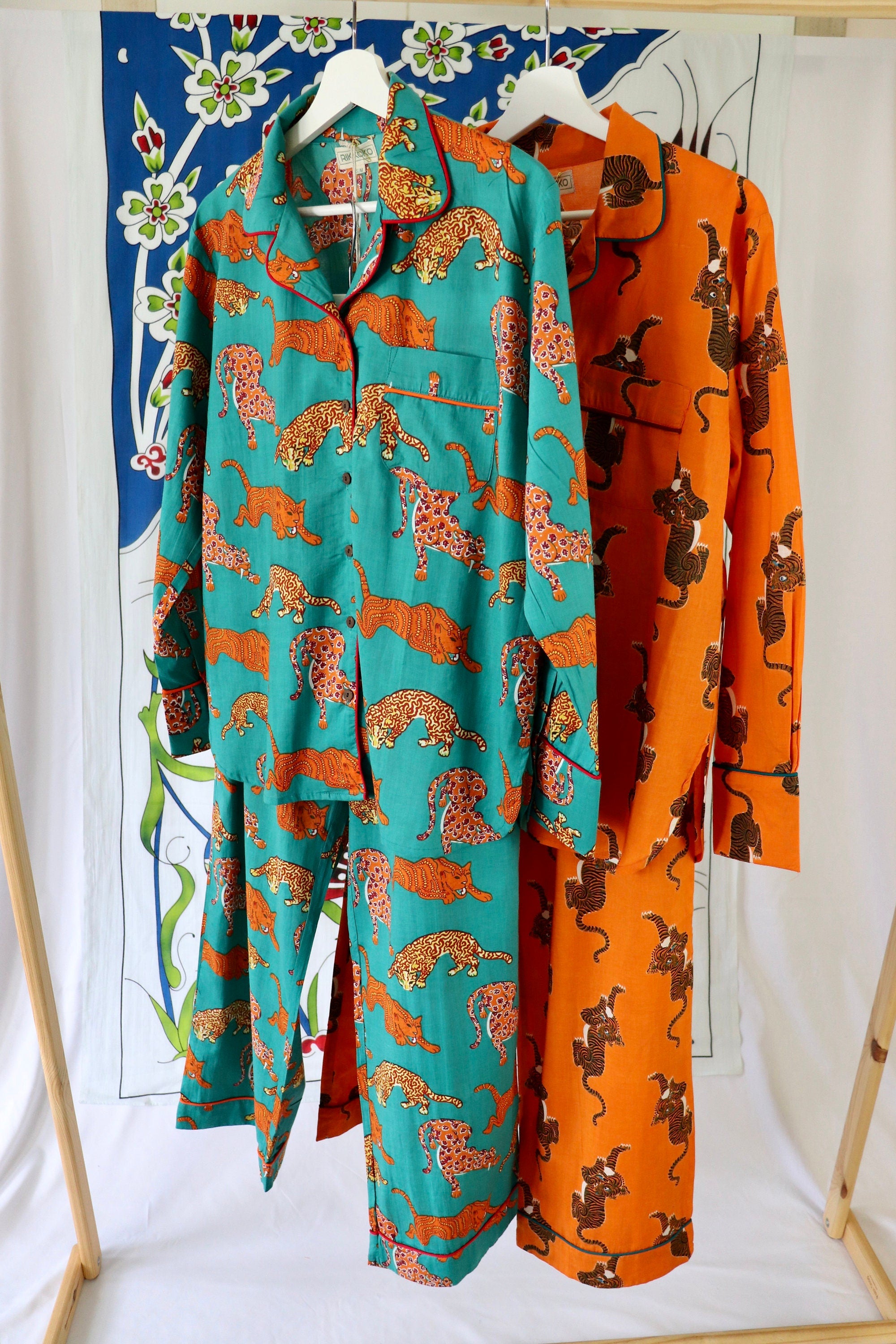 Pyjama set woman in pure cotton Tigers inspired print,  long pants and long sleeves with pockets and pipping on a Hermes Orange