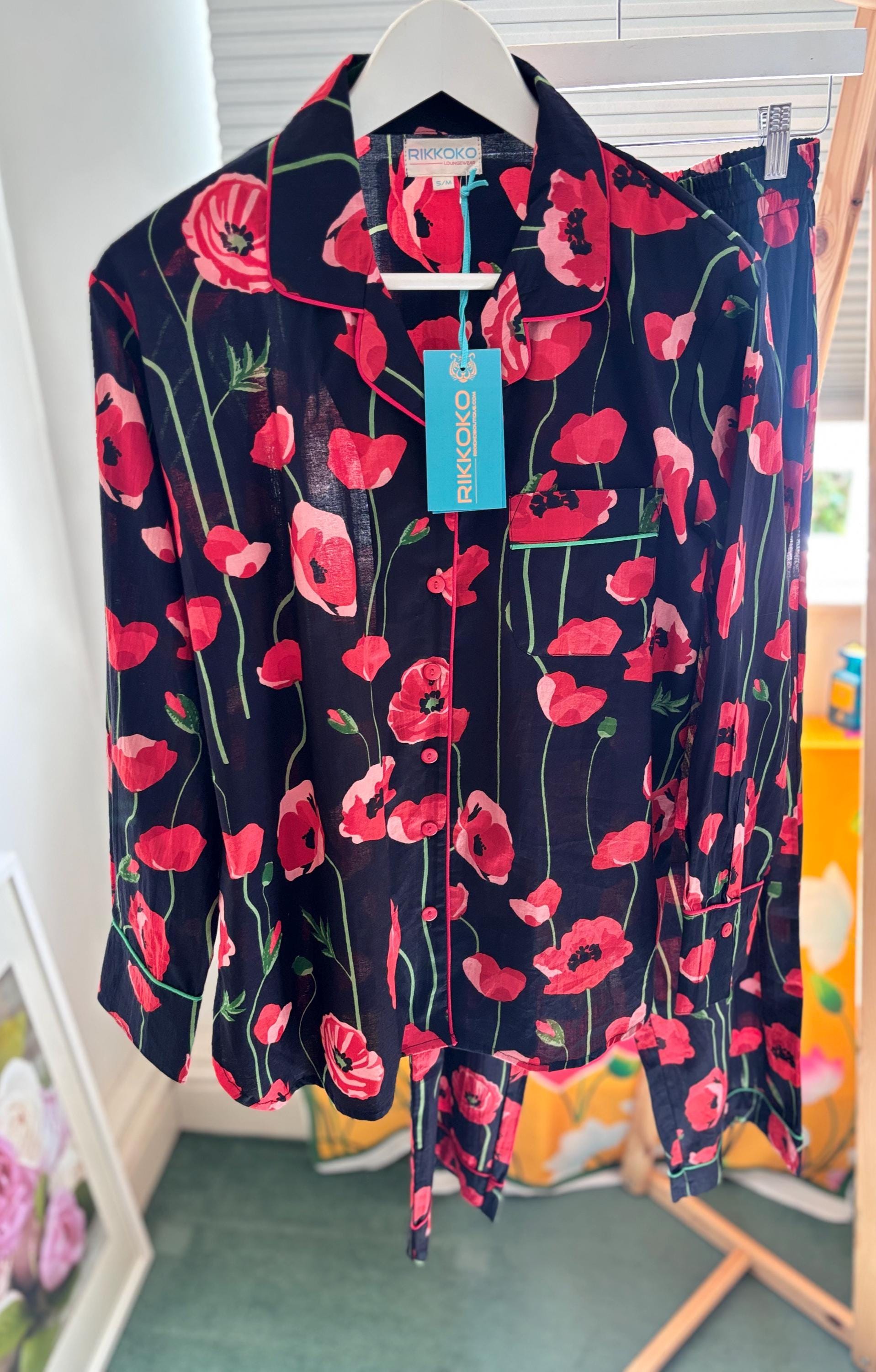 Poppy Print Cotton Pyjama Set: Women's Long Sleeve Sleepwear