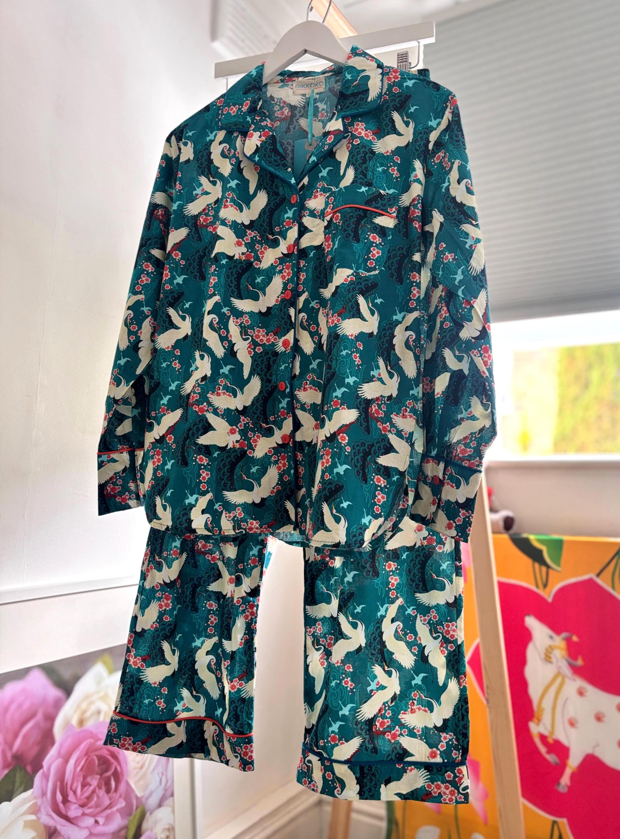 Japanese Print Cotton Pajama Set: Green Serenity with Pockets