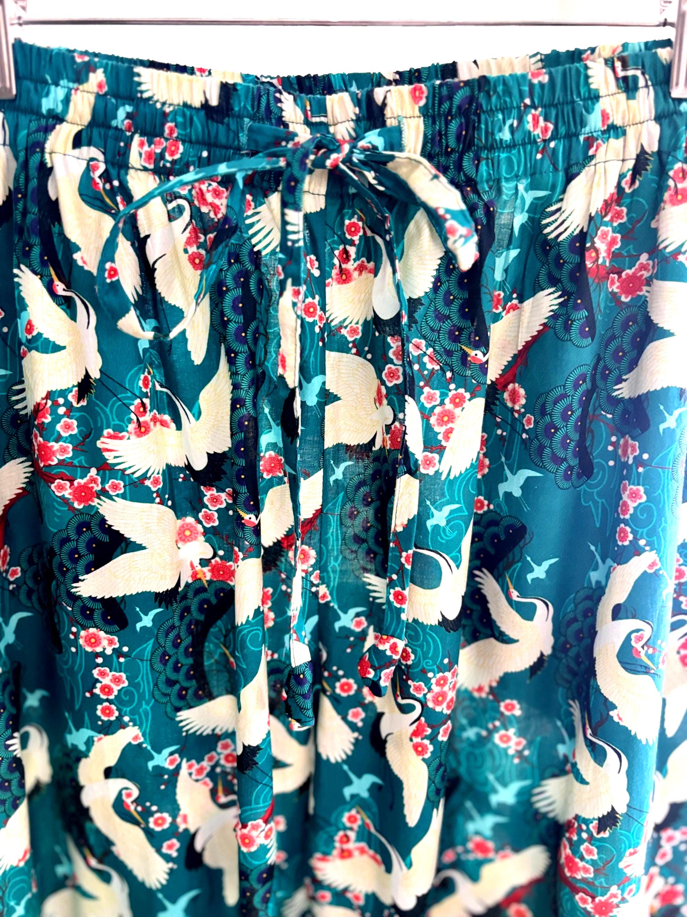 Japanese Print Cotton Pajama Set: Green Serenity with Pockets