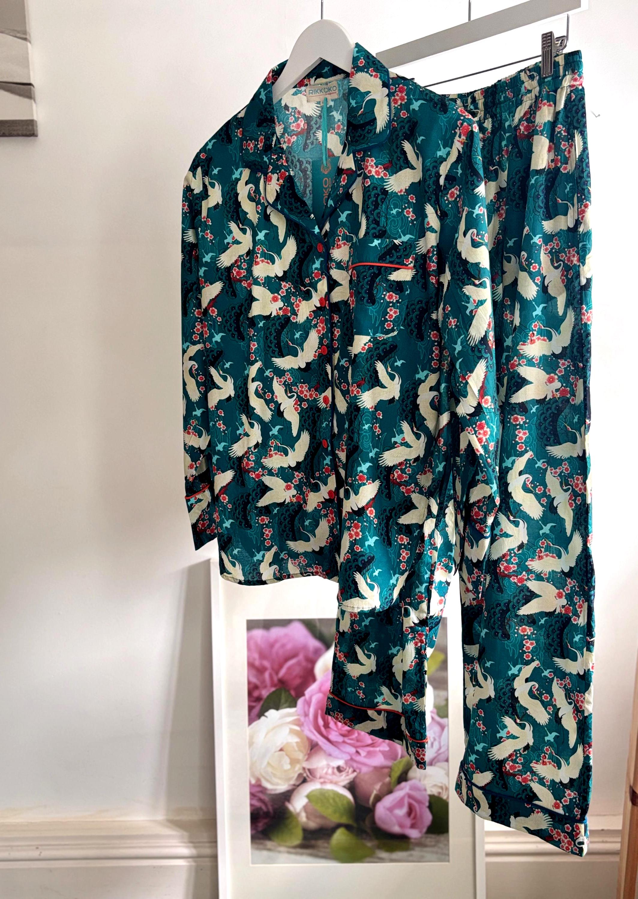 Japanese Print Cotton Pajama Set: Green Serenity with Pockets