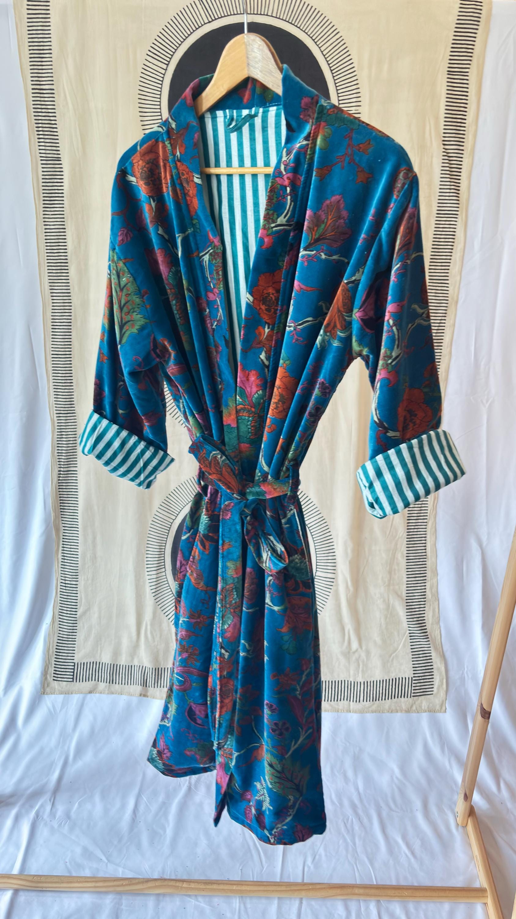 Floral Velvet Kimono Robe: Boho Cotton Gown with Pockets & Belt