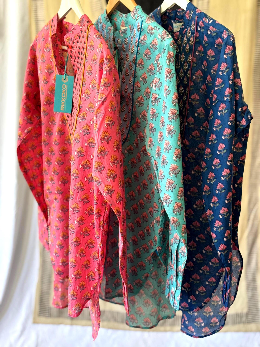 Floral printed  woman shirt blouse retro  looking made of cotton and floral block print