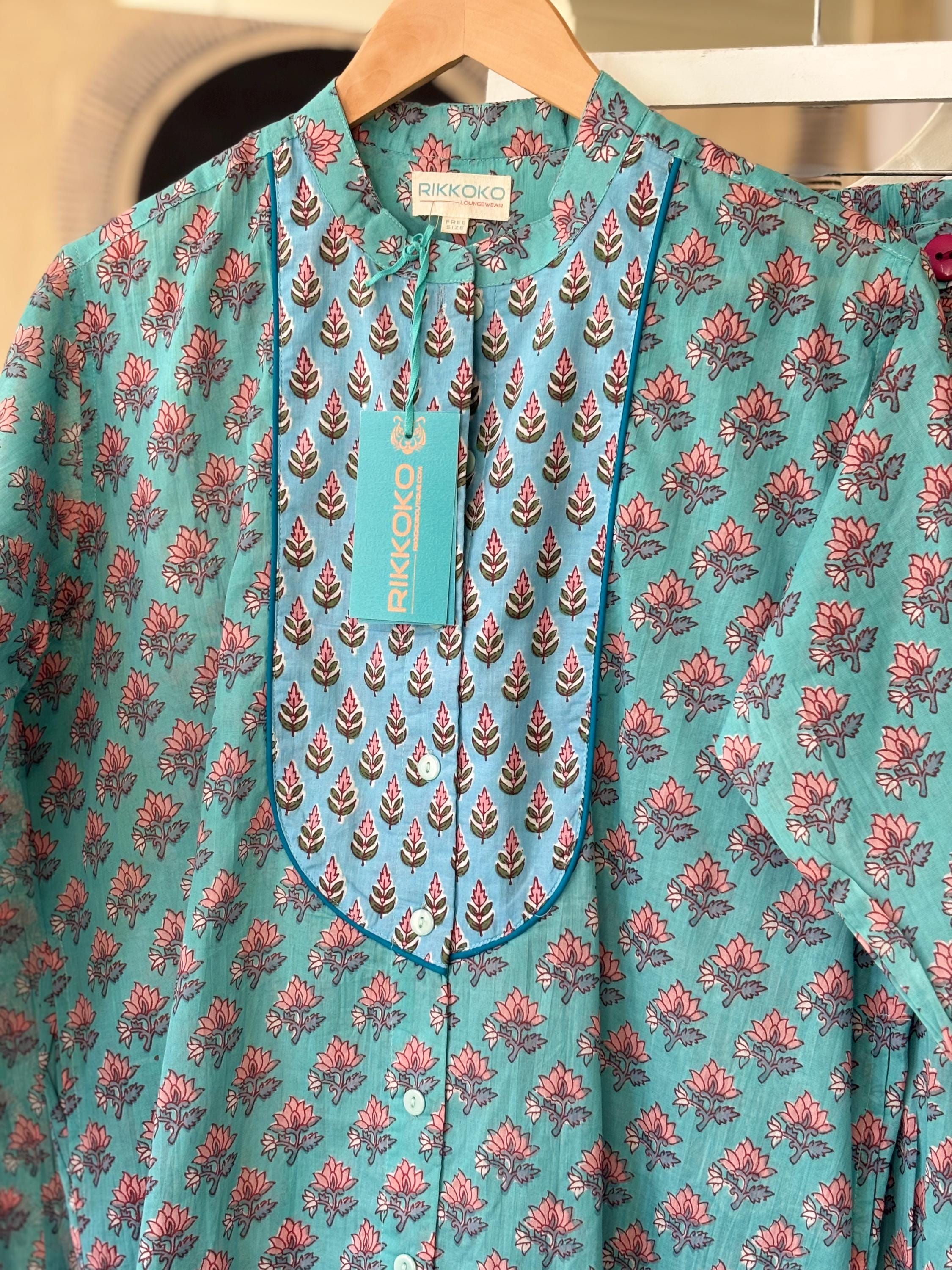 Floral printed  woman shirt blouse retro  looking made of cotton and floral block print