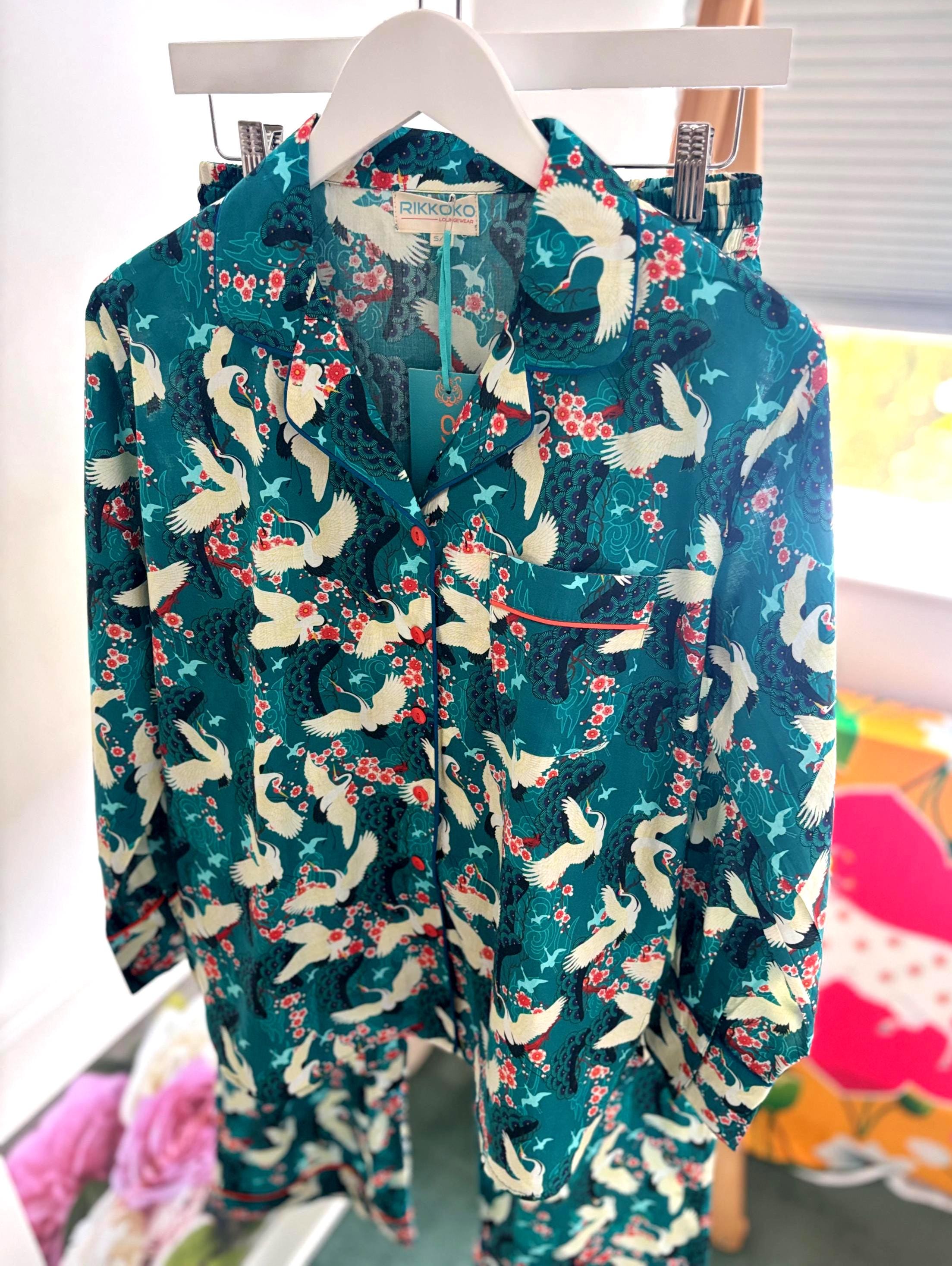 Japanese Print Cotton Pajama Set: Green Serenity with Pockets