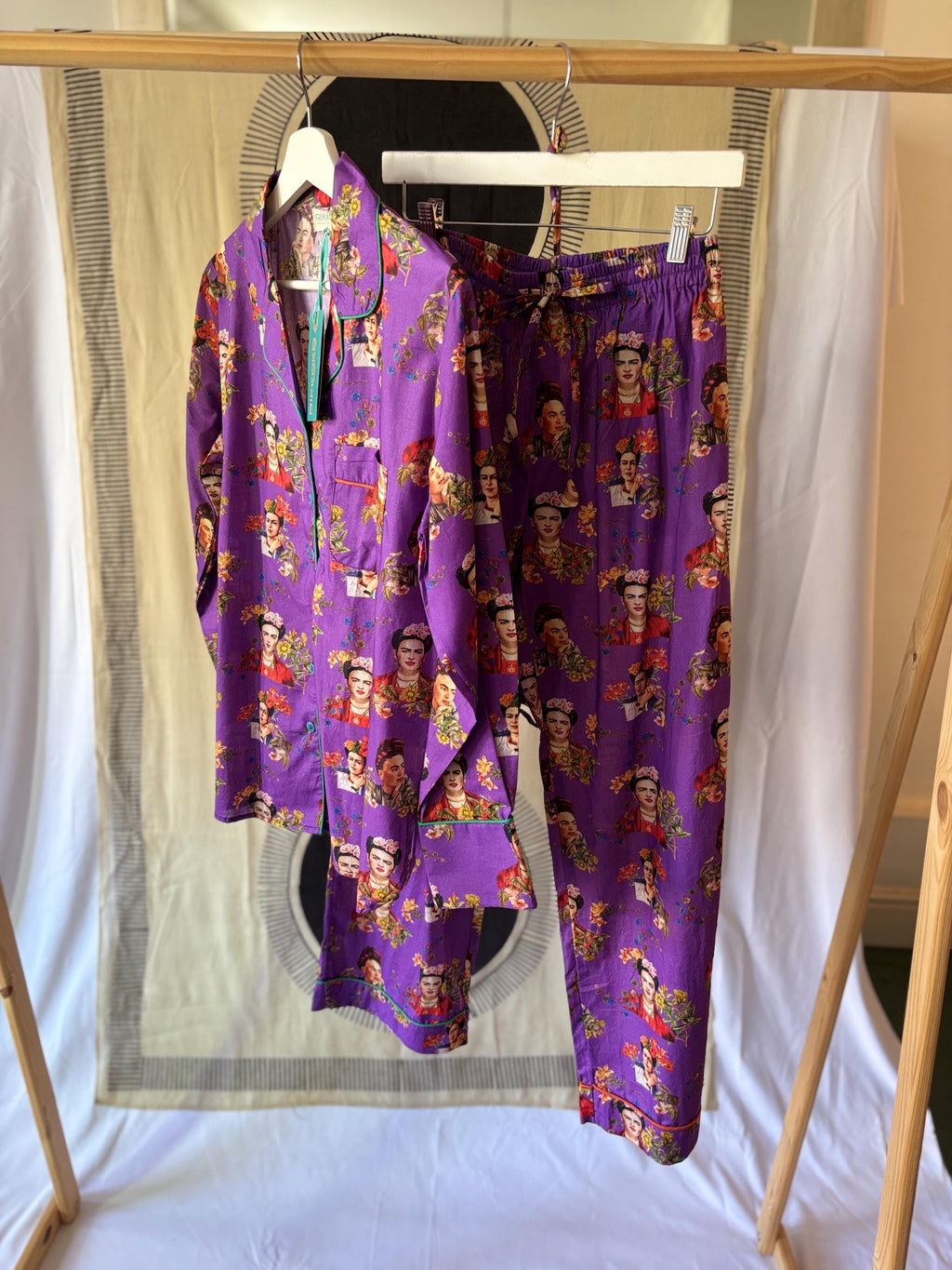 Pyjama woman set made in cotton purple with Frida  Kahlo print