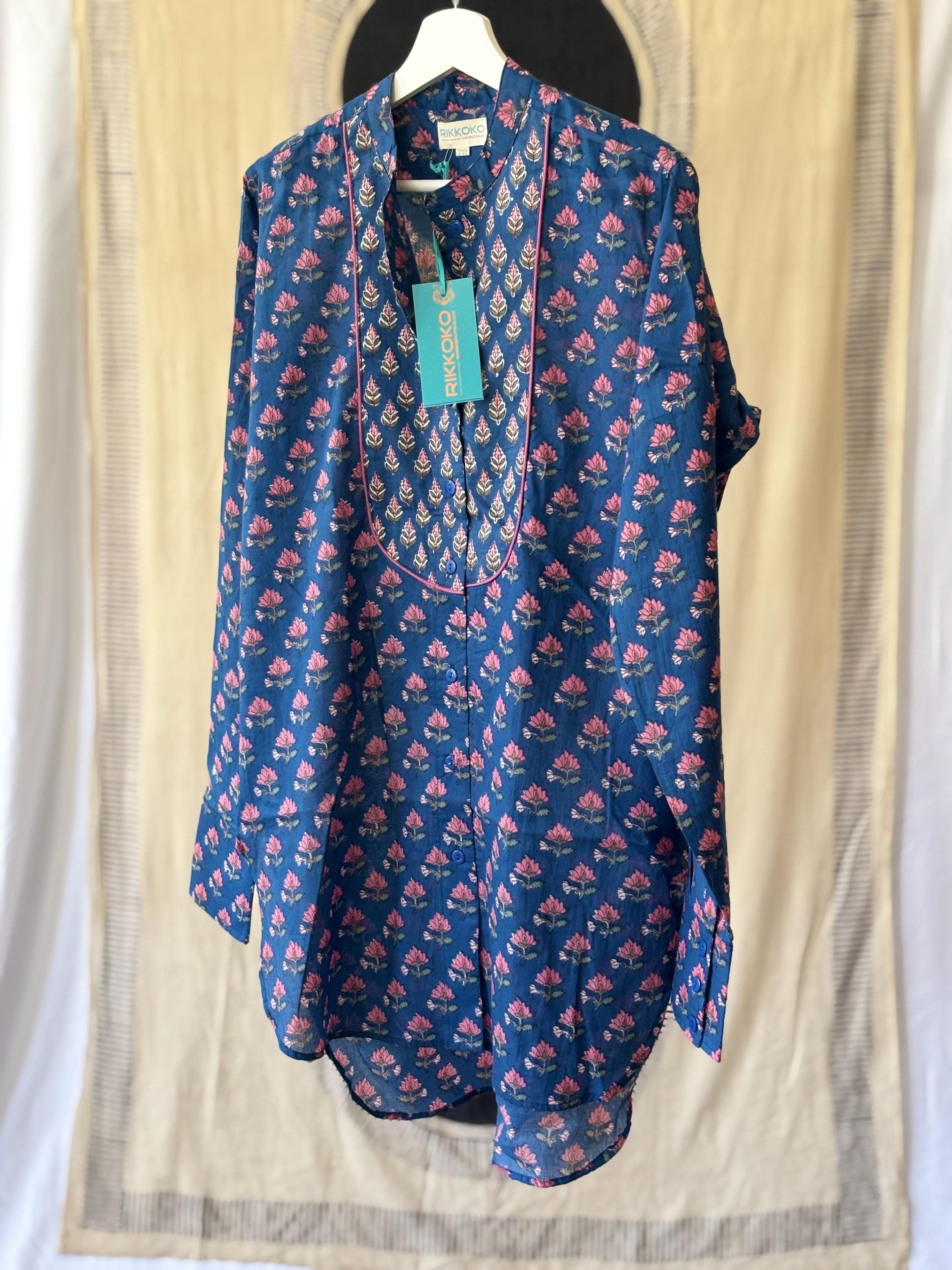 Floral printed  woman shirt blouse retro  looking made of cotton and floral block print