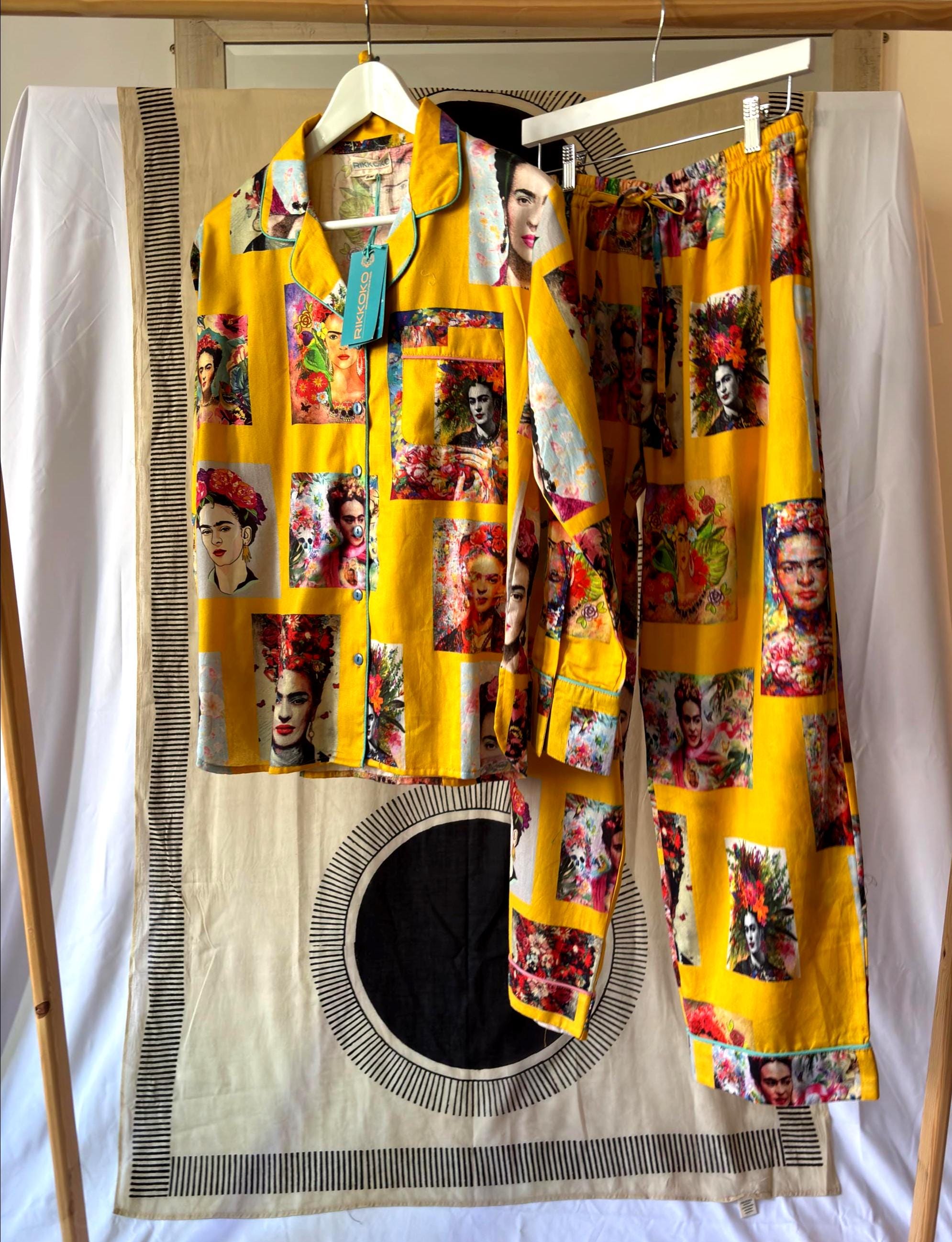 Pyjama woman set made in cotton yellow with Frida  Kahlo print