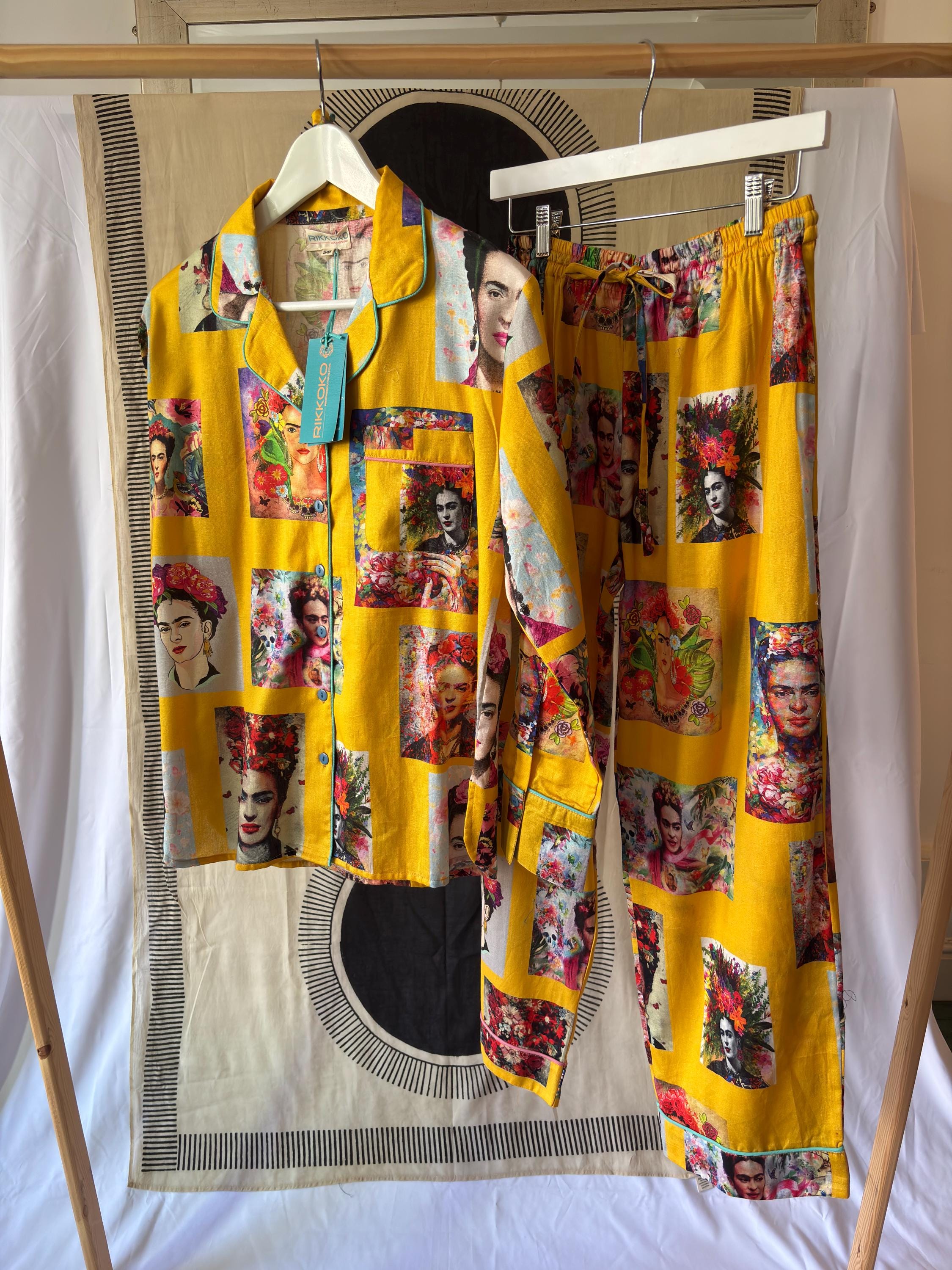 Pyjama woman set made in cotton yellow with Frida  Kahlo print