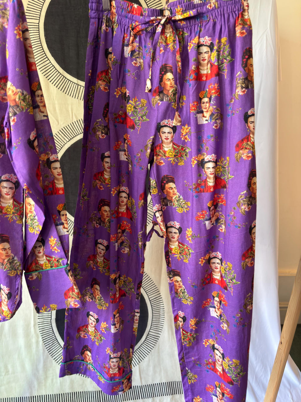 Pyjama woman set made in cotton purple with Frida  Kahlo print