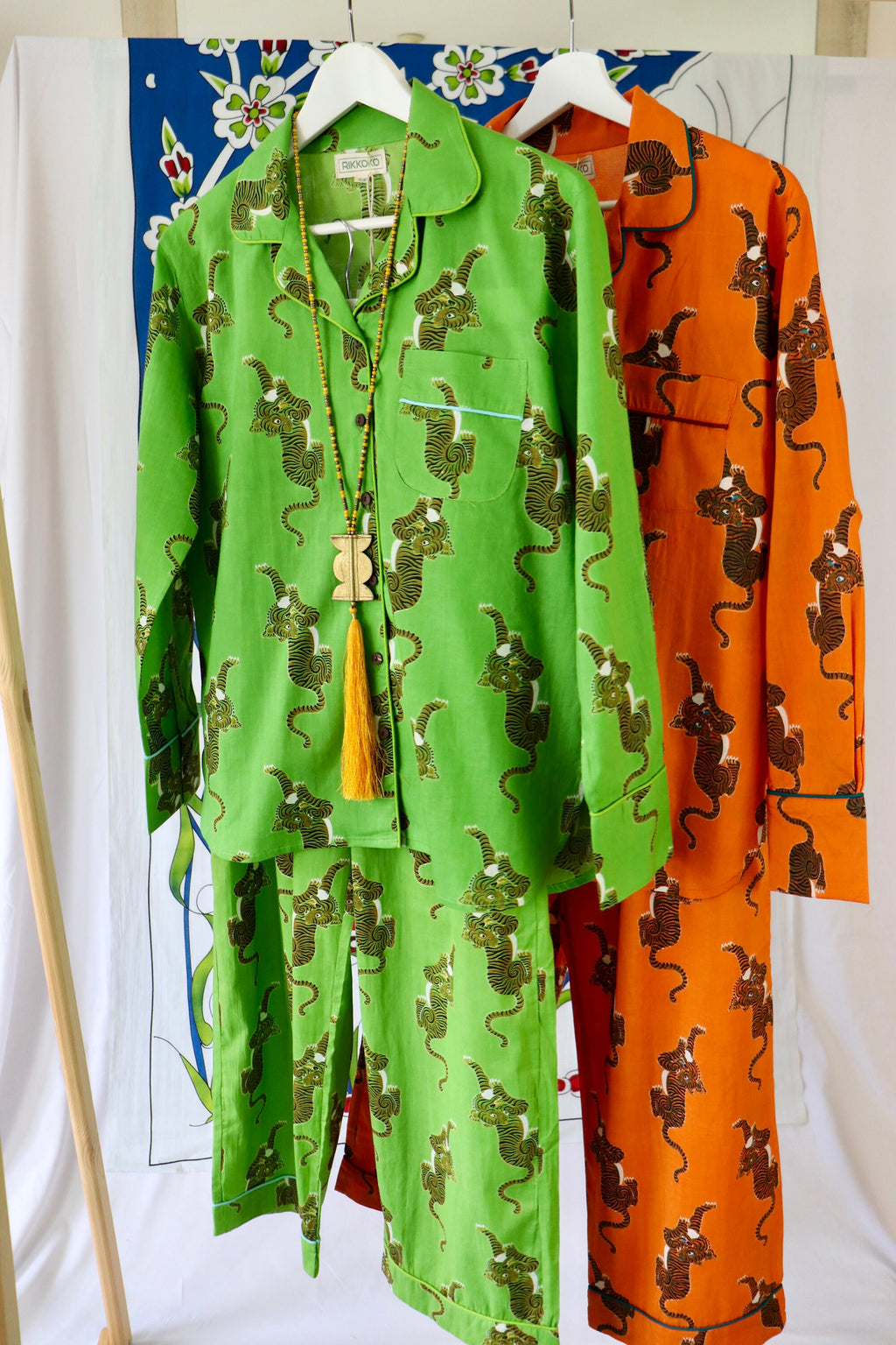 Pyjama set woman in pure cotton Tigers inspired print,  long pants and long sleeves with pockets and pipping on a Hermes Orange